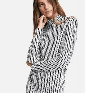 All Access Bandier LOGO Women's Pro Center Stage Mock Neck